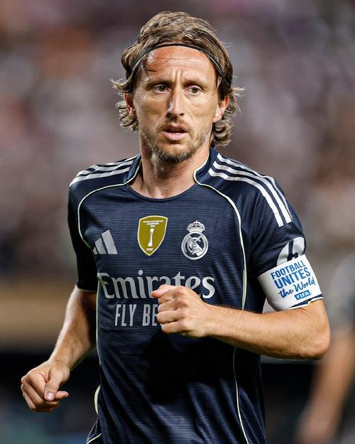 申花客战津门虎：双方均四外援出战，李可首发，阿代米替补