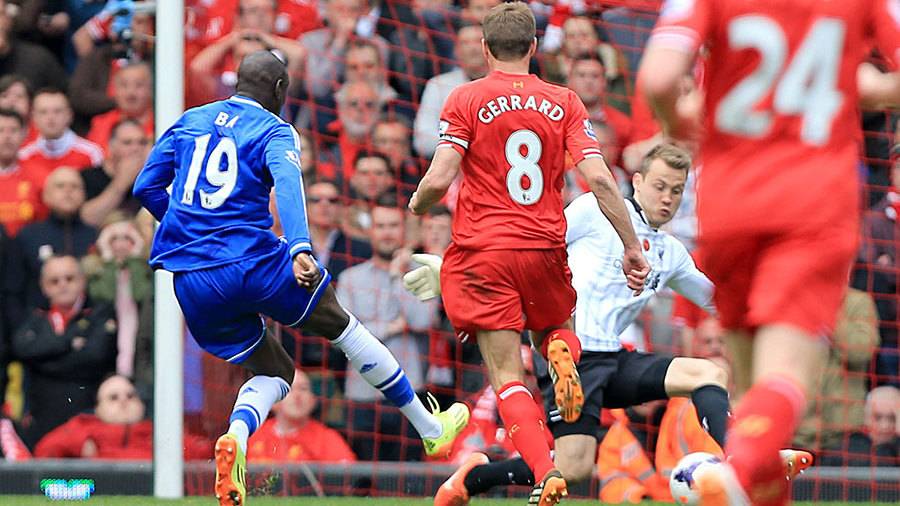 前河北队门将王年将成拍戏时被打伤，眼角被打开缝了三针