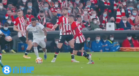 篮球勇士队内三分比赛，球星夺冠